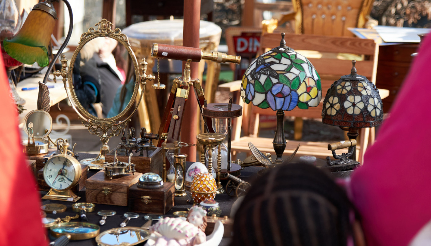 À la recherche d'un brocanteur qui achète tout sur Le Mans ? Découvrez les services de Jessy Jeulin !